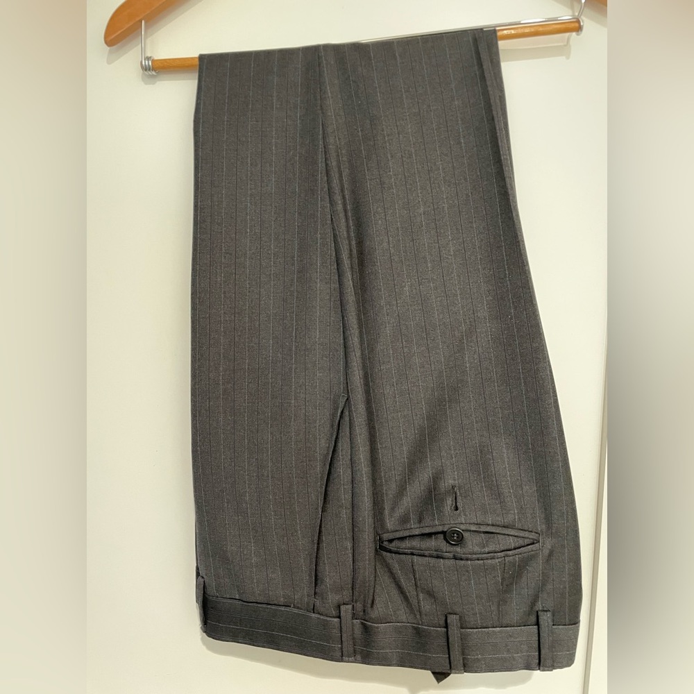 Lubiam Studio Gray Suit with Purple/Blue Stripes - Picture 3 of 4